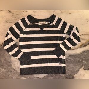 Abercrombie & Fitch Size Medium‎ Gray & White Striped Long Sleeve Shirt